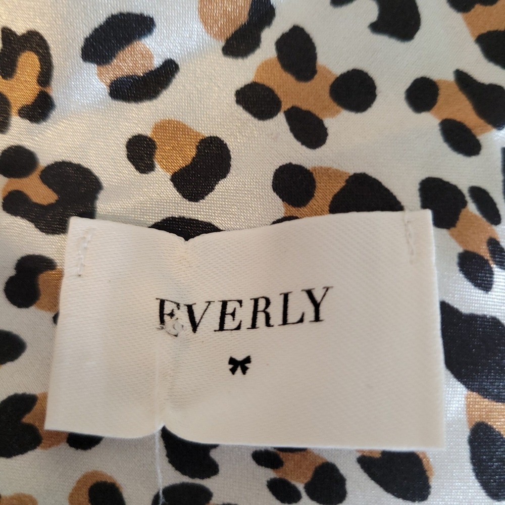 Everly Leopard Print Slip Midi Dress Womens Size L Cowl Back V-Neck Date Night - Picture 4 of 6